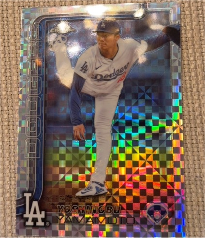 2025 Topps Chrome #179 Yoshinobu Yamamoto — front