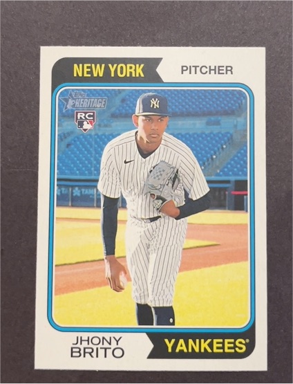 2023 Topps Heritage High Number #557 Jhony Brito — front