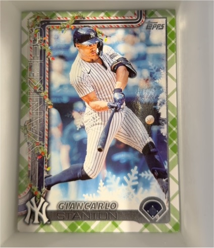 2025 Topps Holiday #H29 Giancarlo Stanton — front