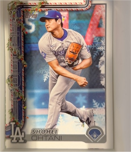 2025 Topps Holiday #H1 Shohei Ohtani — front