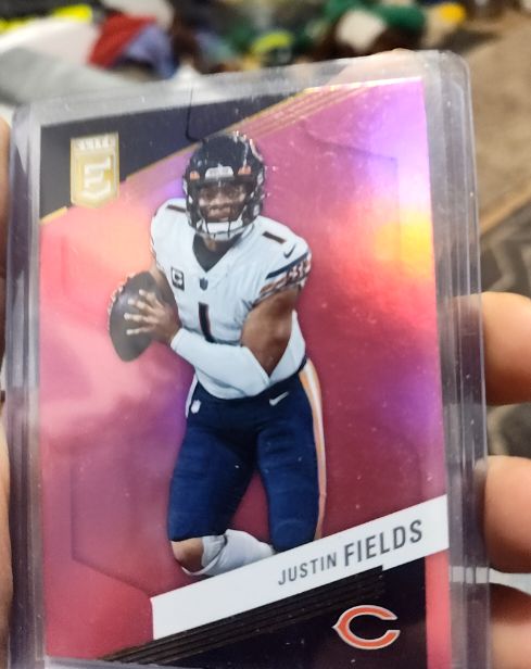 2023 Panini Donruss Elite #60 Justin Fields — front