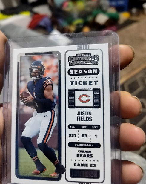 2022 Panini Contenders Season Ticket #20 Justin Fields — front