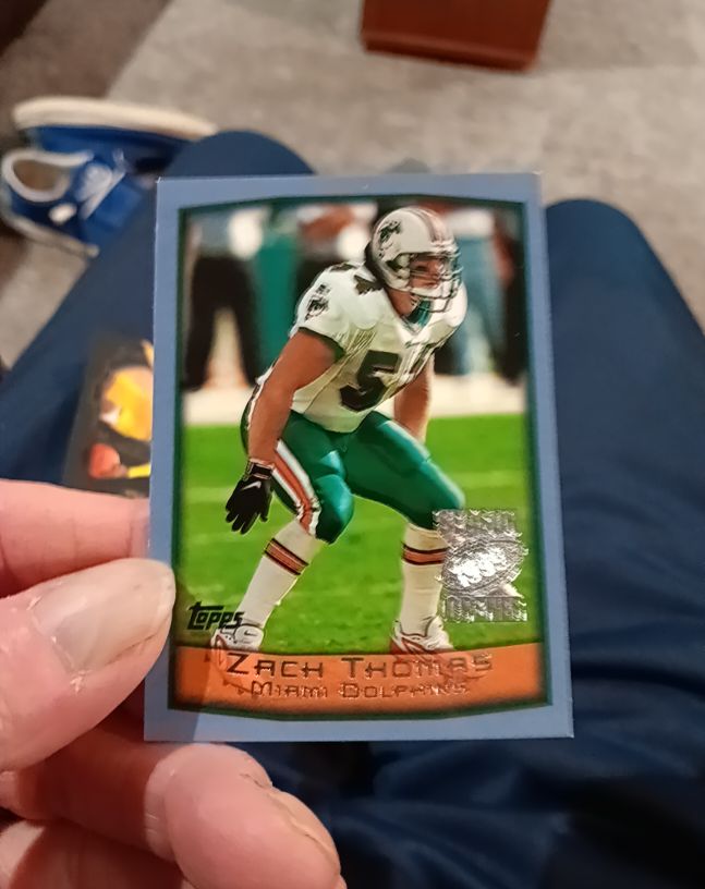 1999 Topps #161 Zach Thomas Miami Dolphins — front