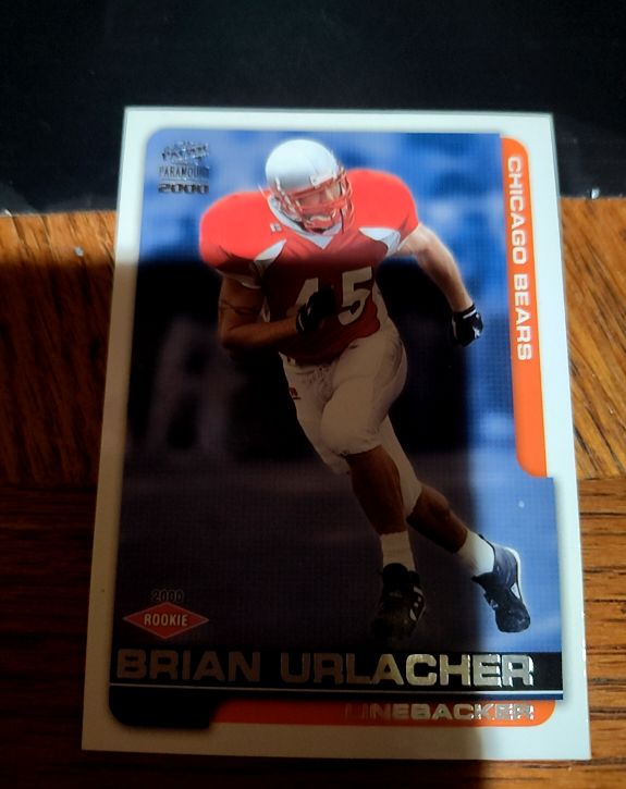 2000 Pacific Paramount #45 Brian Urlacher — front