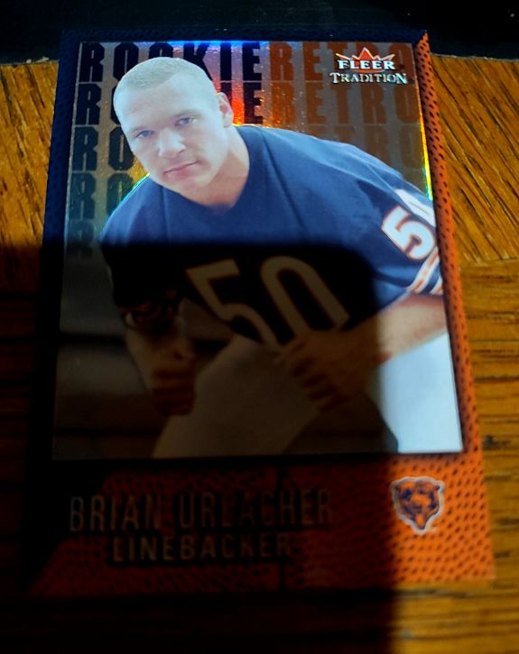 2000 Fleer Tradition #4 Brian Urlacher Rookie Retro — front