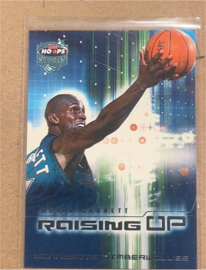 2002-03 Hoops Stars Raising Up #RU11 Kevin Garnett — front