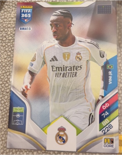Panini Adrenalyn FIFA 365 2026 #RMA15 Vinícius Júnior — front