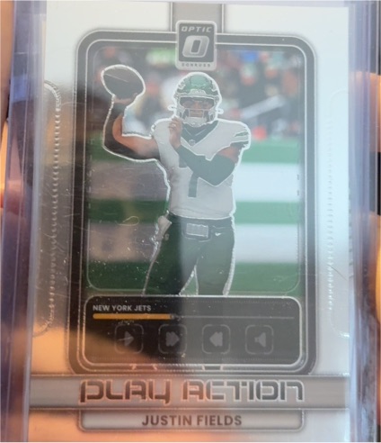 2025 Panini Optic Donruss Football #17 Justin Fields Play Action — front