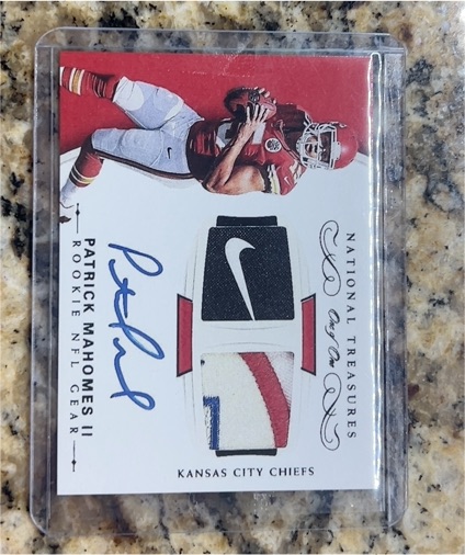 2017 Panini National Treasures Rookie NFL Gear #RSC-PM Patrick Mahomes II — front