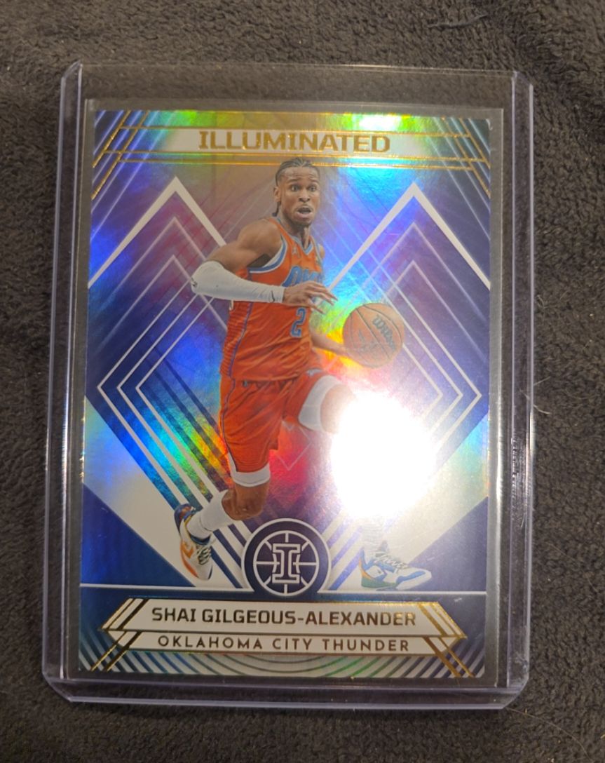 2021-22 Panini Illusions Illuminated #17 Shai Gilgeous-Alexander — front