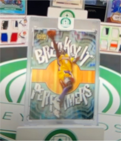 2001-02 Upper Deck Breakout Performers #13 Kobe Bryant — front