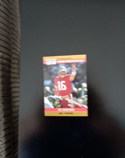1990 Pro Set #16 Joe Montana — front