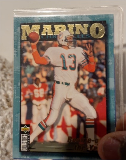 1995 Upper Deck Collector's Choice #DM1 Dan Marino Marino Chronicles — front