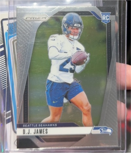 2024 Panini Prizm #322 D.J. James — front
