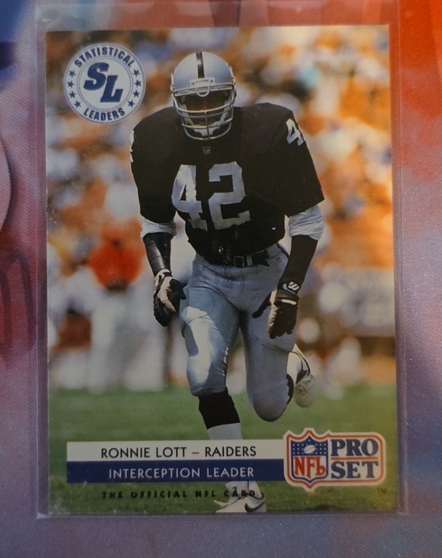 1992 Pro Set #16 Ronnie Lott — front
