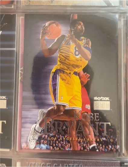 1999-00 Skybox Premium #50 Kobe Bryant — front