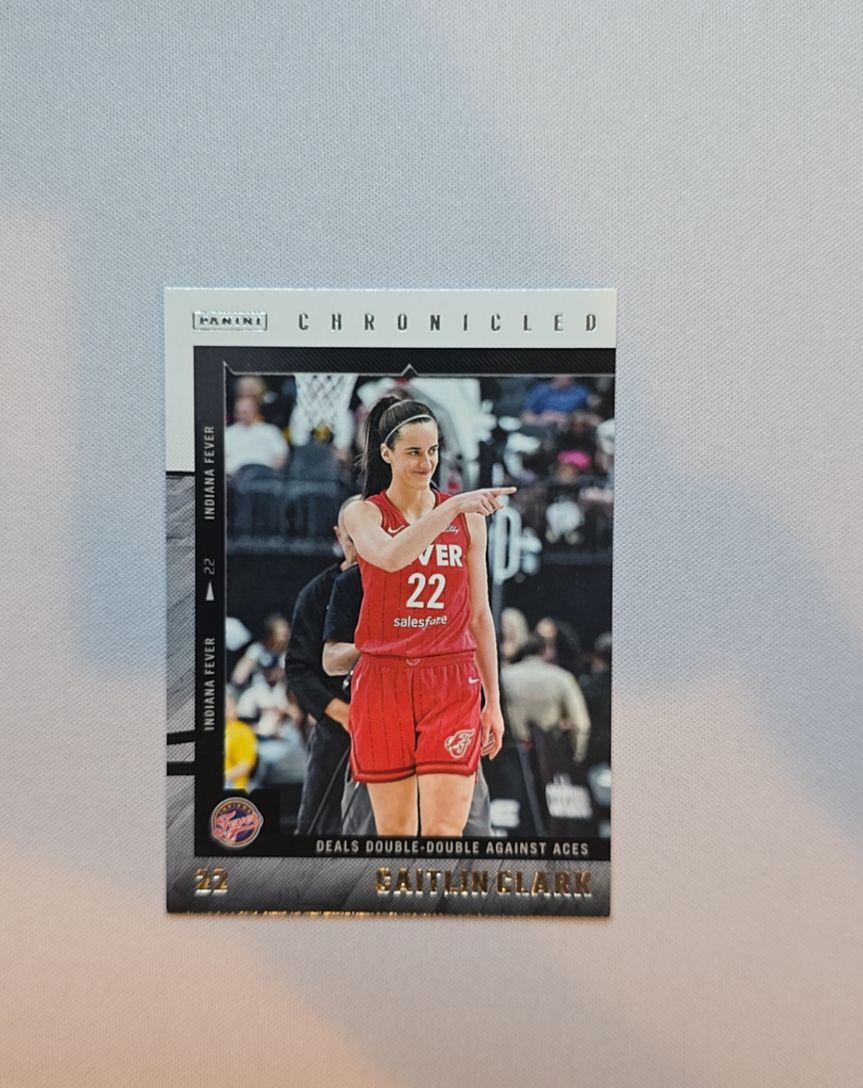 2025 Panini Chronicled #33 Caitlin Clark — front