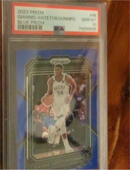 2022 Panini Prizm #98 Giannis Antetokounmpo — front