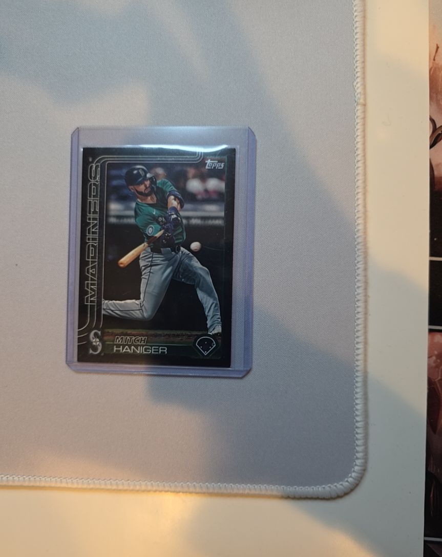 2025 Topps Series 1 #15 Mitch Haniger — front