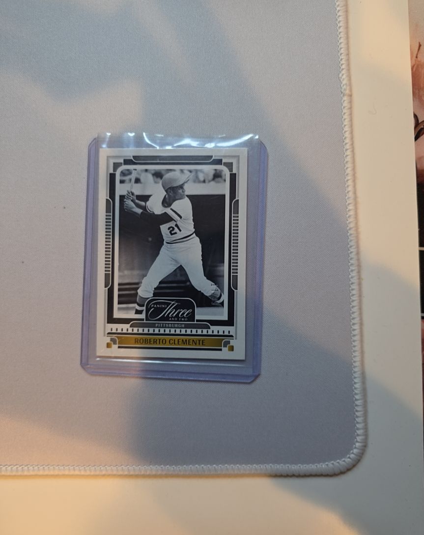 2025 Panini Three and Two #21 Roberto Clemente — front