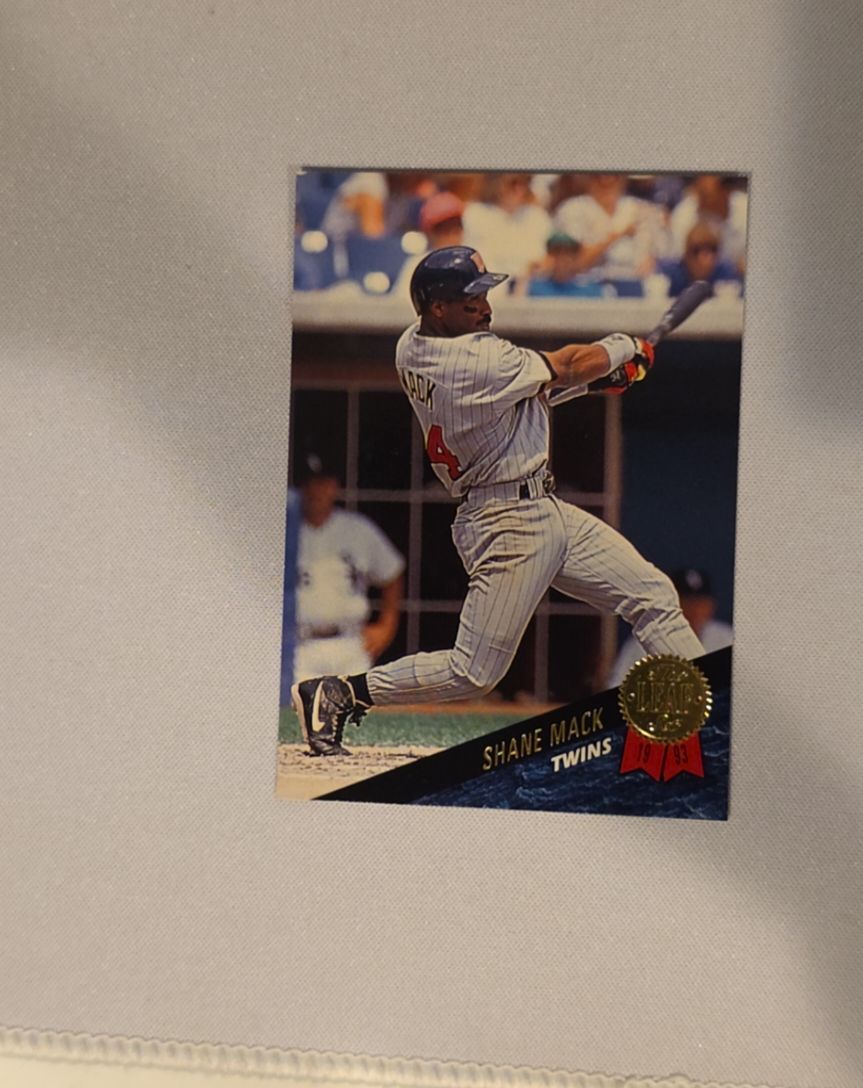 1993 Leaf #378 Shane Mack — front