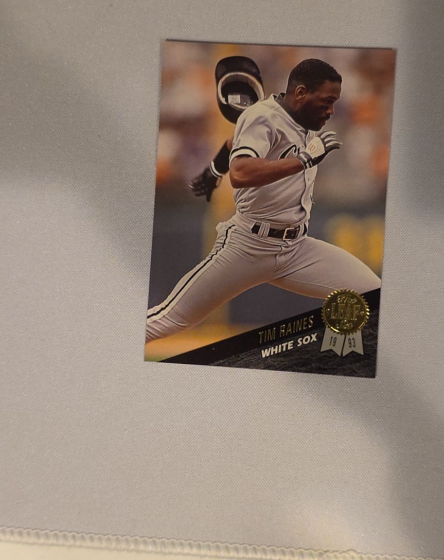 1993 Leaf #420 Tim Raines — front