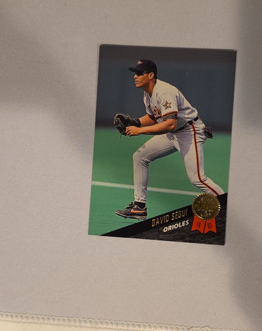 1993 Leaf #306 David Segui — front