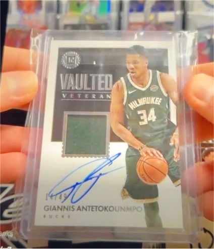 2017-18 Panini Encased Vaulted Veterans #VV-GIA Giannis Antetokounmpo — front