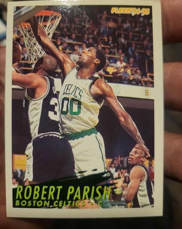 1994-95 Fleer #16 Robert Parish — front