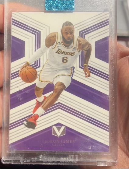 2022-23 Panini Chronicles Vertex #185 LeBron James — front