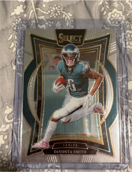 2024 Panini Select Concourse Silver Prizm #51 Devonta Smith — front
