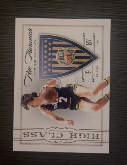 2009-10 Panini Basketball Hall of Fame High Class #4 Pete Maravich — front