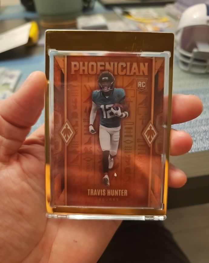 2025 Panini Phoenix #8 Travis Hunter — front