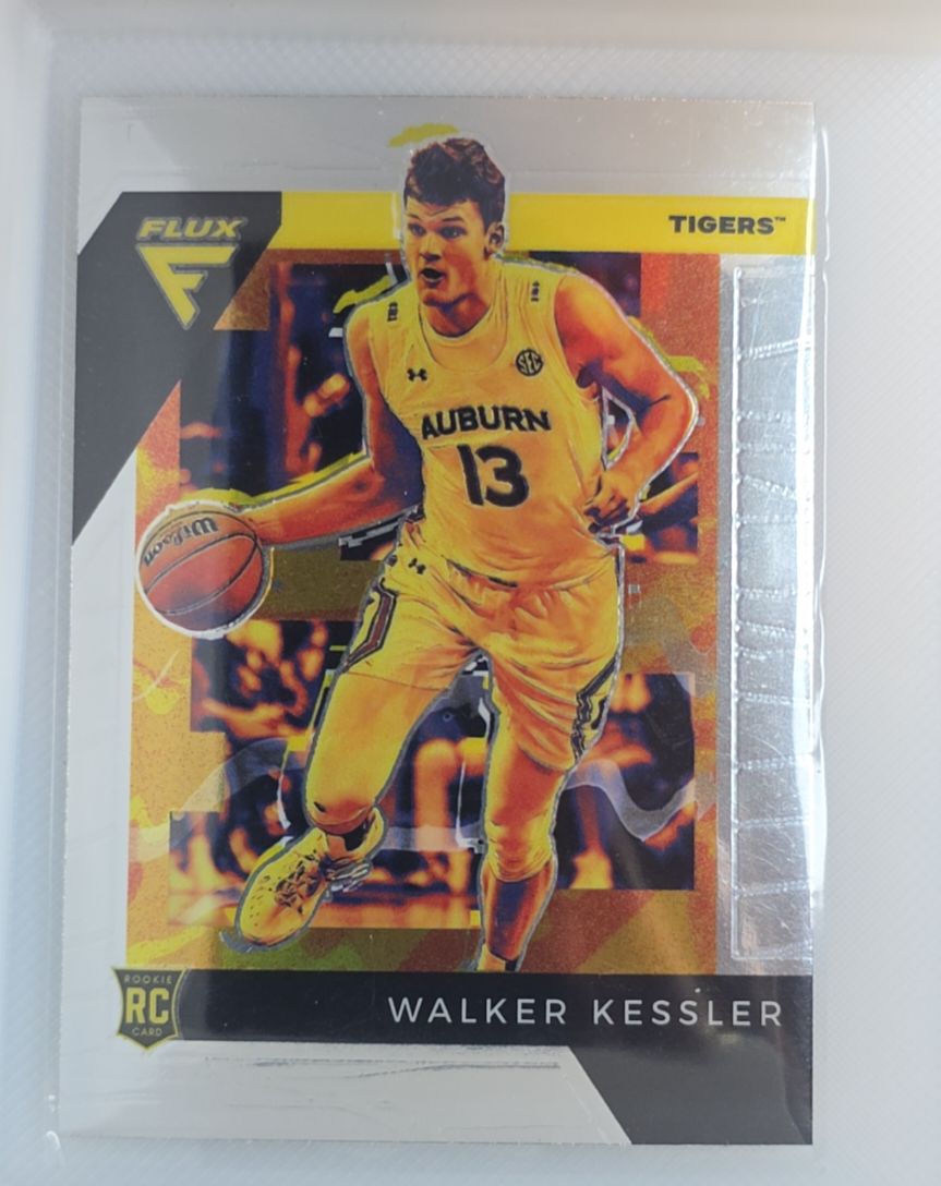 2022 Panini Chronicles Flux Draft Picks #16 Walker Kessler — front