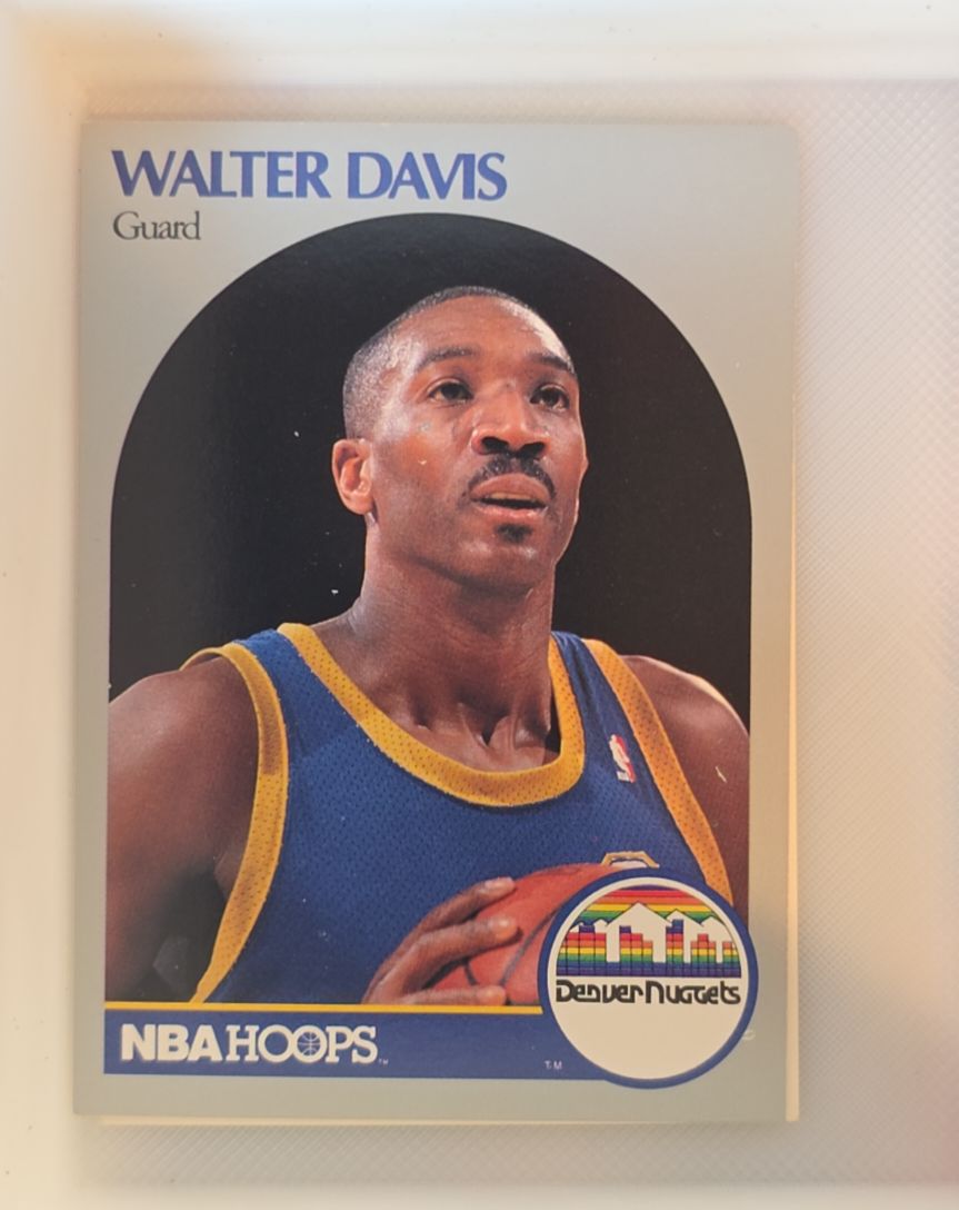 1990-91 NBA Hoops #93 Walter Davis — front