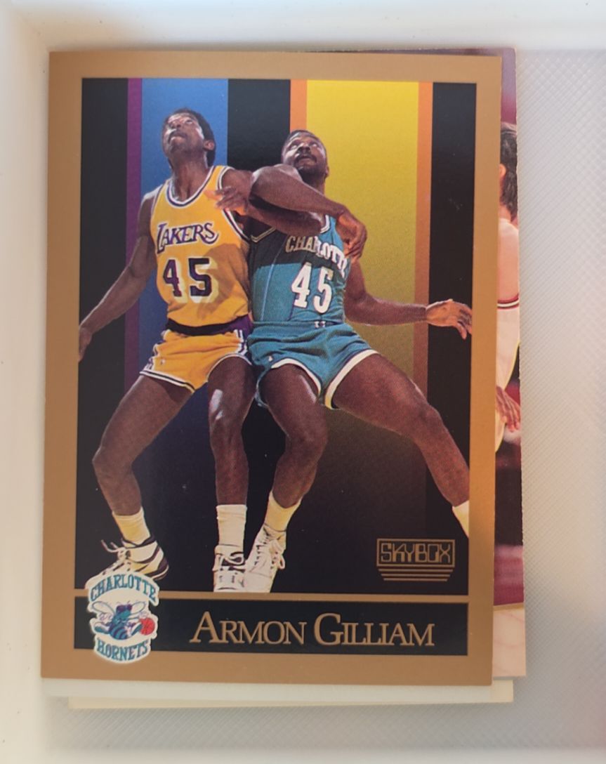 1990-91 SkyBox #29 Armon Gilliam Charlotte Hornets — front