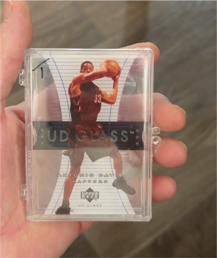 1997 Upper Deck UD Glass Antonio Davis — front