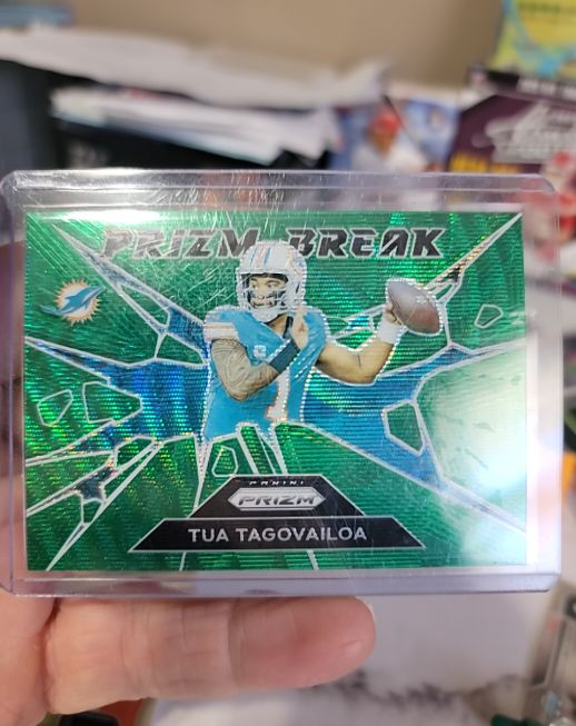 2024 Panini Prizm #10 Tua Tagovailoa — front