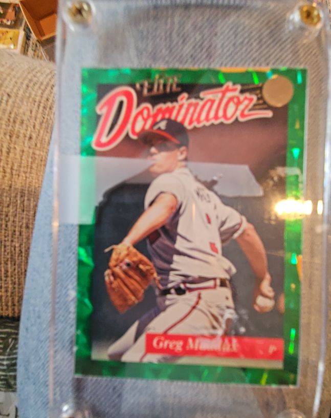 1993 Donruss Elite Dominator #3 Greg Maddux — front