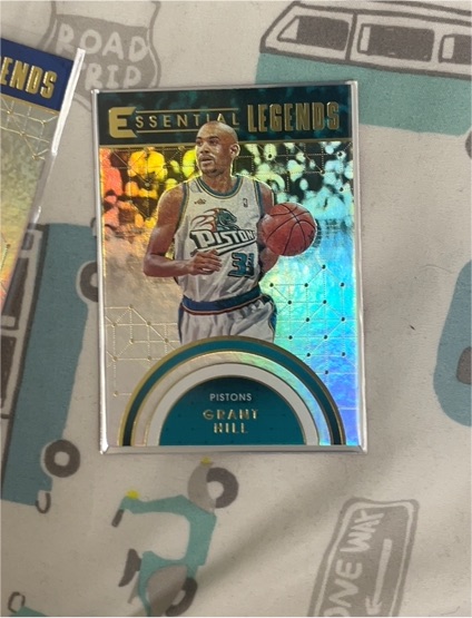 2017-18 Panini Essentials Essential Legends #EL-31 Grant Hill — front