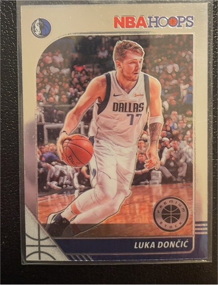 2019-20 Panini NBA Hoops Premium Stock #39 Luka Dončić — front