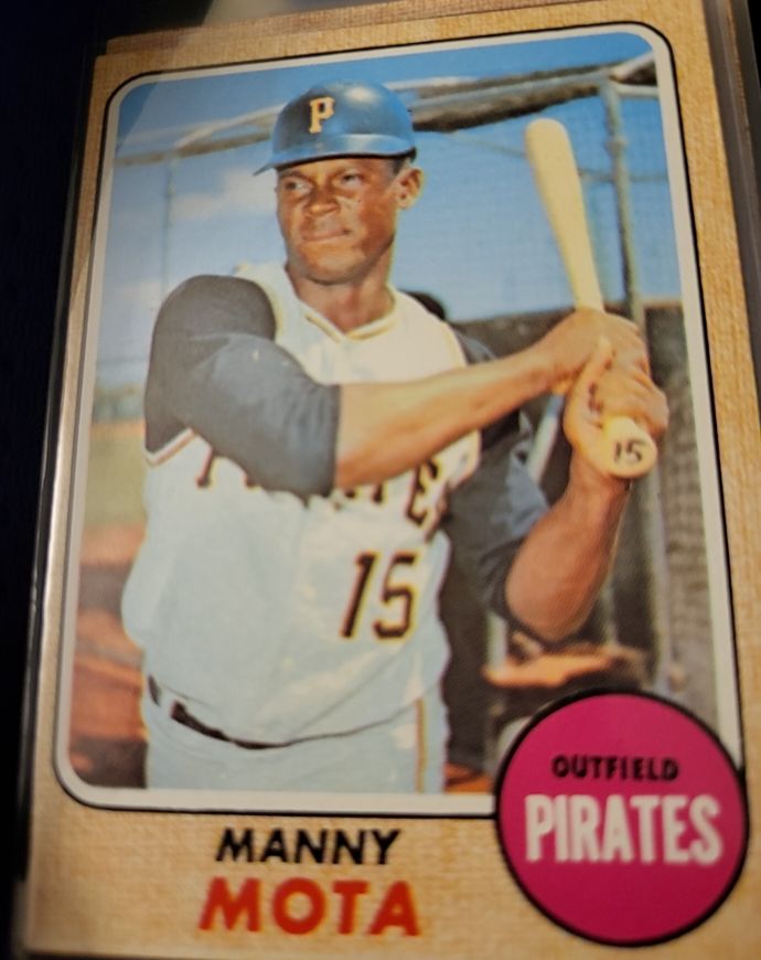 1968 Topps Baseball #325 Manny Mota — front