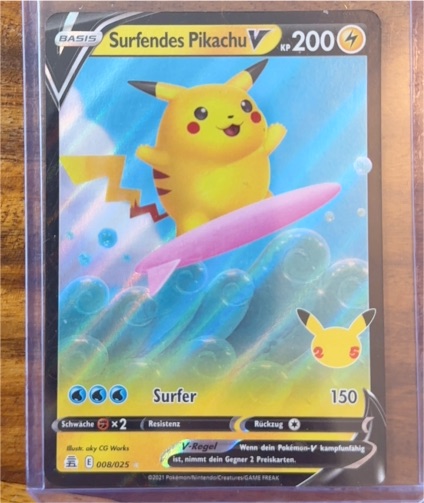 2021 Pokémon TCG Celebrations #008 Surfendes Pikachu V — front