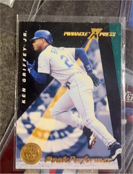 1997 Pinnacle X-Press #139 Ken Griffey Jr. Peak Performer — front