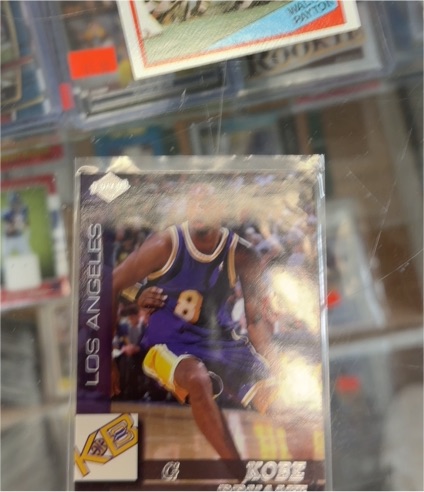 1999 Collector's Edge KB8 Kobe Bryant — front
