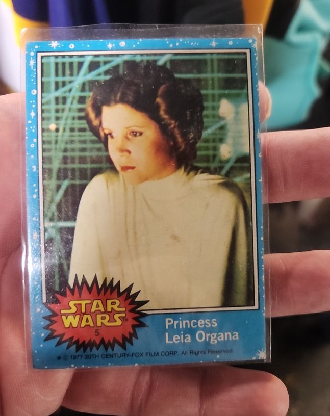 1977 Topps Star Wars #5 Princess Leia Organa — front