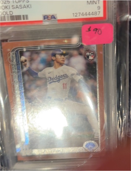 2025 Topps Holiday #H23 Roki Sasaki — front