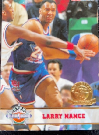 1993-94 Hoops #266 Larry Nance — front