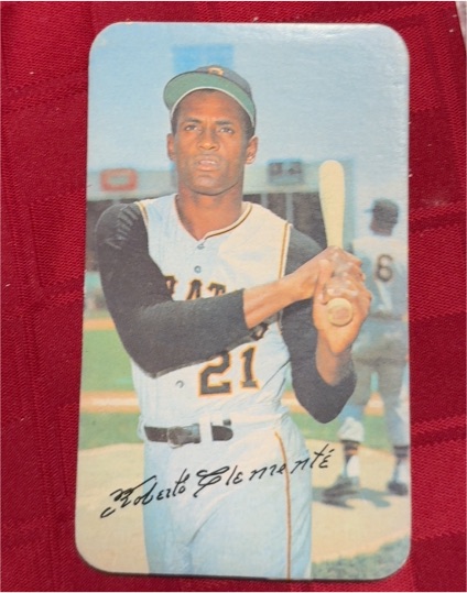1970 Topps Super #12 Roberto Clemente — front
