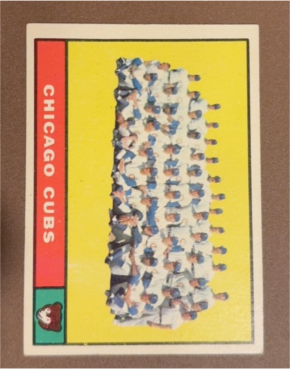 1961 Topps #122 Chicago Cubs Team — front